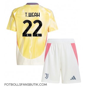 Juventus Timothy Weah #22 Replika Bortatröja Barn 2024-25 Kortärmad (+ Korta byxor)